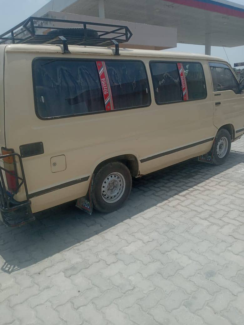 hiace van 1