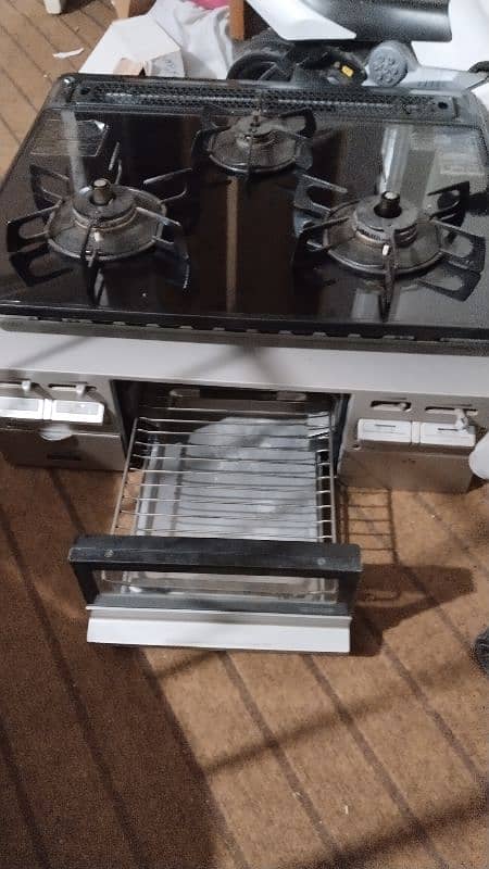 Rinnai 03 burner stove with oven 1