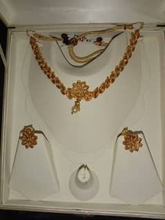 jewellery for sale what's app no 03032077928