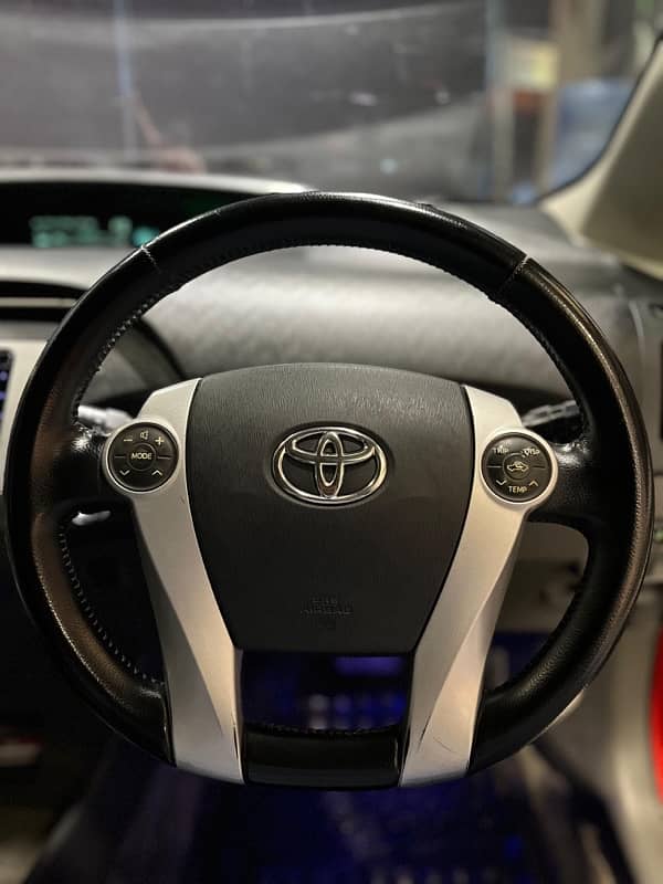 Toyota Prius 2011 6