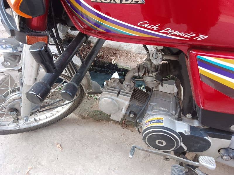 Honda CD 70 very good condition only serious buyers contet me 1