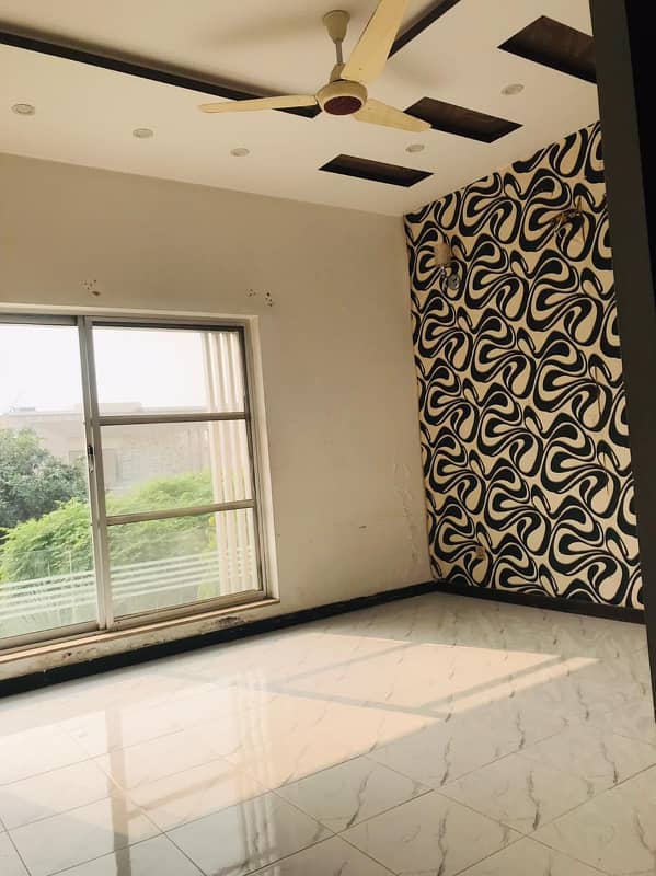 10 Marla Full House Is Available For Rent In DHA Phase 6 Lahore At Super Hot Location 100% orignal pictures . 10