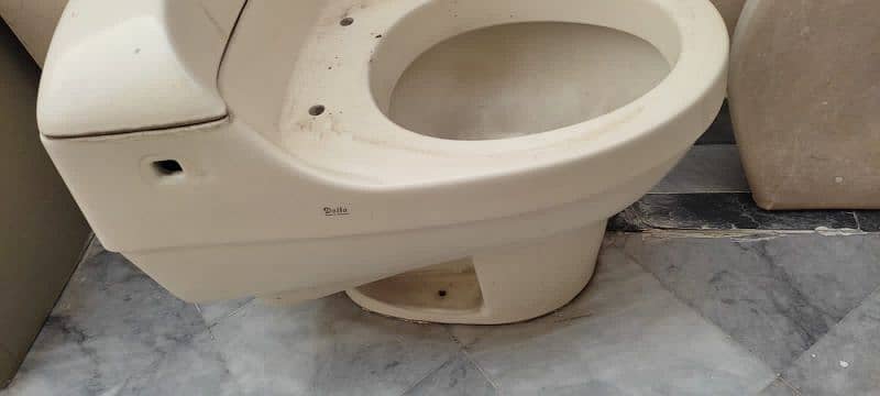 single piece  Commode 2