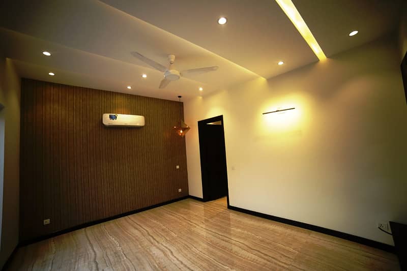 Top Of Line 02 Kanal Ultra Modern Upper Portion for RENT In DHA phase 5, Near Jalalsons And Big Park Hot Location 9