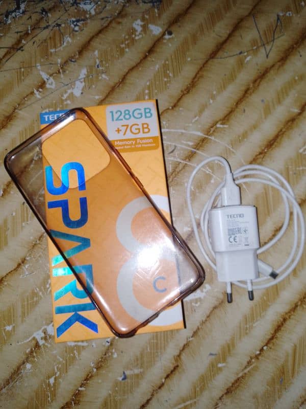 Tecno Spark 8C 4/128 GB New Condition 6