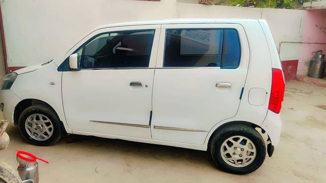 Suzuki Wagon R 2019 3