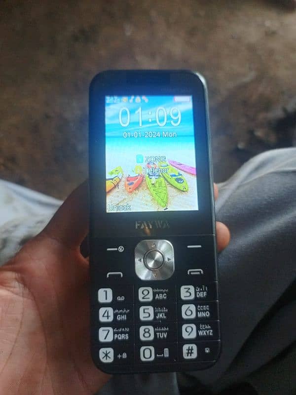 smart max mobile for sell used in dad mobile only one days used 2