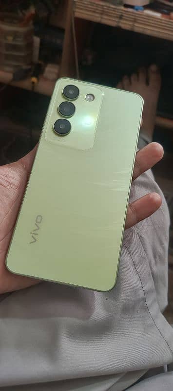 vivo y100 8,256.  new condition. 5