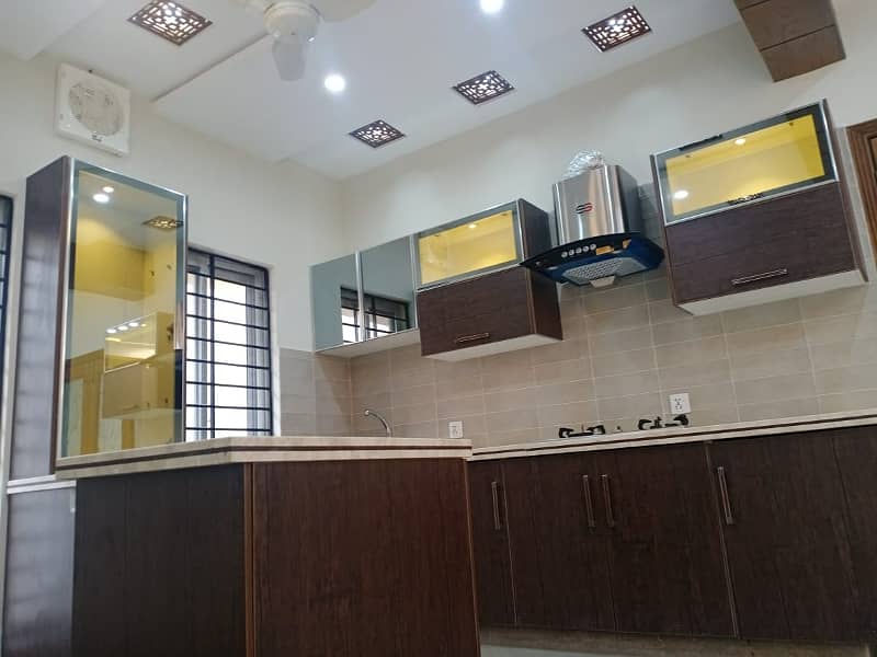 Upper Portion Of 10 Marla Available For Rent In Overseas B Bahria Town 11