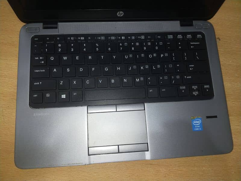 HP 820 G1 1