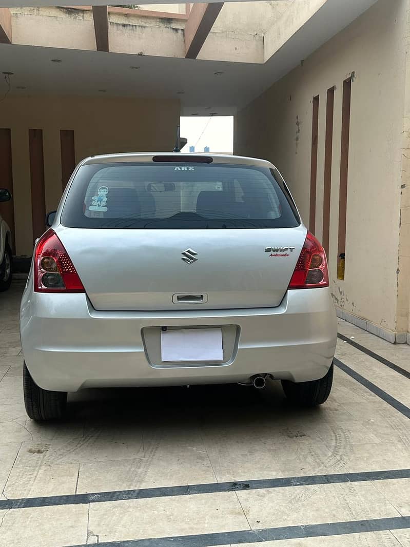 Suzuki Swift 2016 DLX Automatic 13