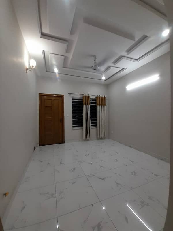 7 Marlas Tile Flooring Ground floor G-13 10