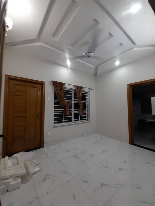 7 Marlas Tile Flooring Ground floor G-13 11