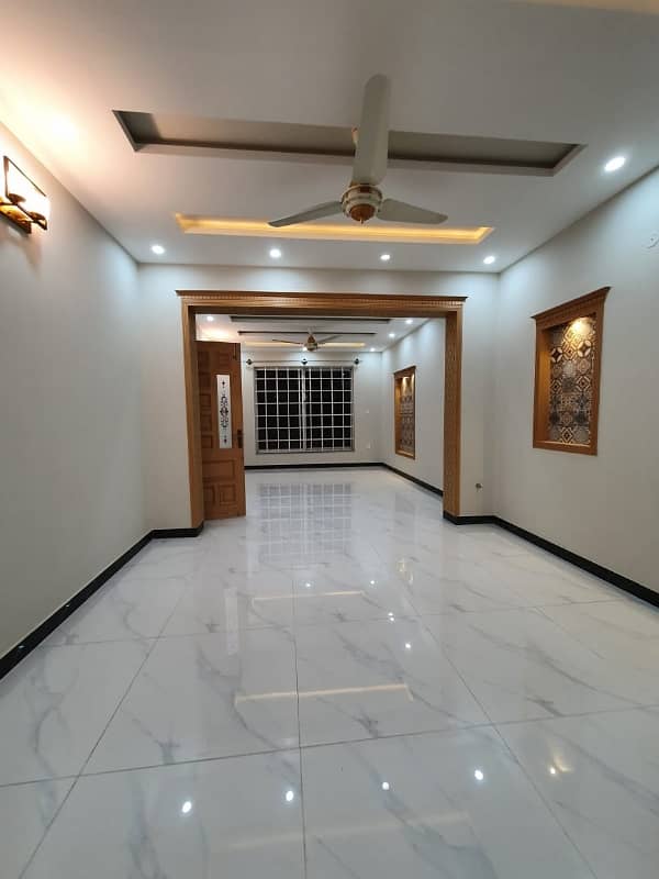 14 Marlas Tile Flooring Ground floor All Facilities G-13 11