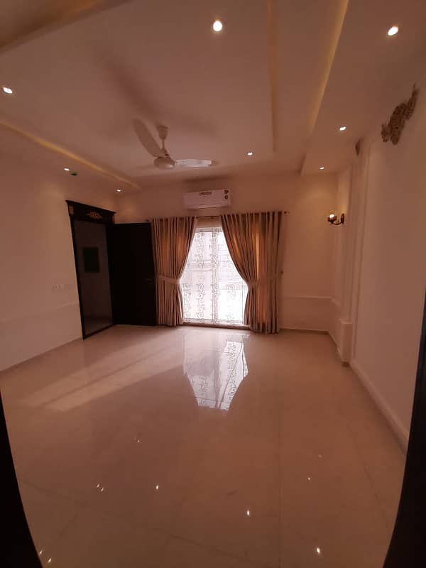 1 kanal Full House Is Available For Rent In DHA Phase 7 Lahore At Super Hot Location. 4