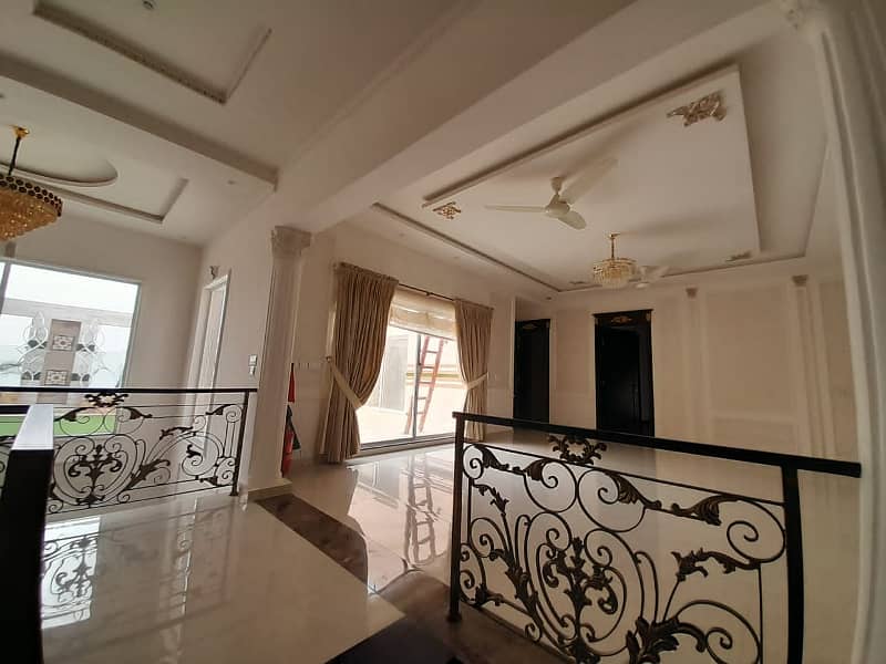 1 kanal Full House Is Available For Rent In DHA Phase 7 Lahore At Super Hot Location. 11