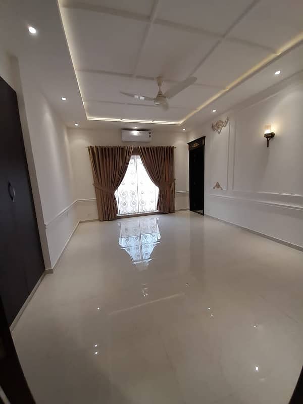 1 kanal Full House Is Available For Rent In DHA Phase 7 Lahore At Super Hot Location. 22