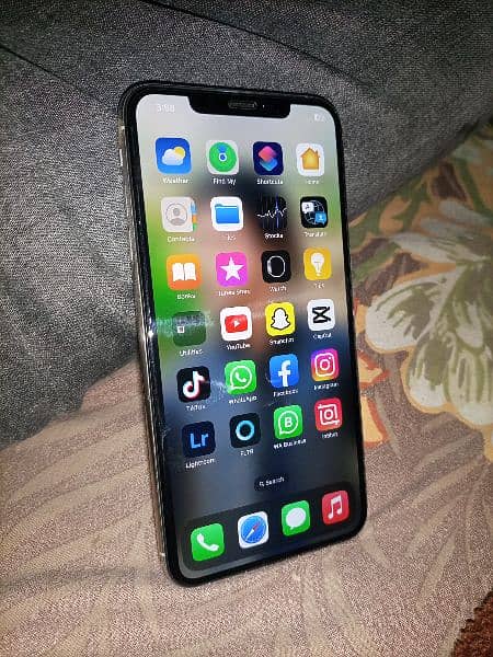 iphone xs max 1