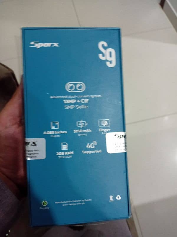 sparx s9. . 2gb RAM. . 32 gb hard. excellent condition never repaired 1