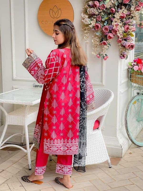 3 pcs women's stitched silk embroidered suit. 2