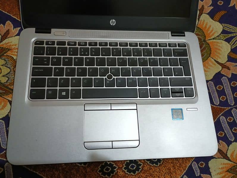 HP laptop core i 5 6 gen 820g3 3