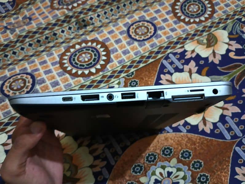 HP laptop core i 5 6 gen 820g3 6