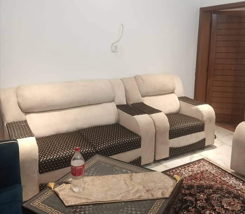 10 Marla House Is Available For sale In Allama Iqbal Town 1