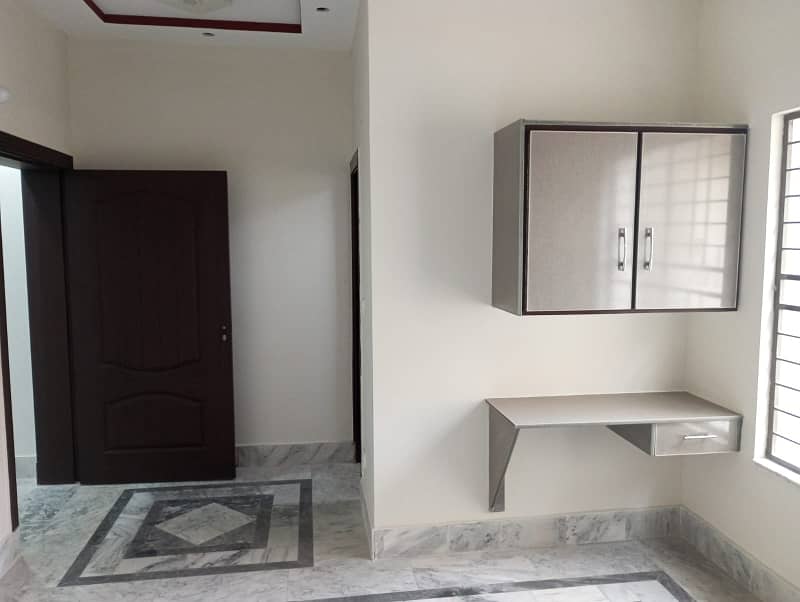 10 Marla House Is Available For sale In Allama Iqbal Town 4