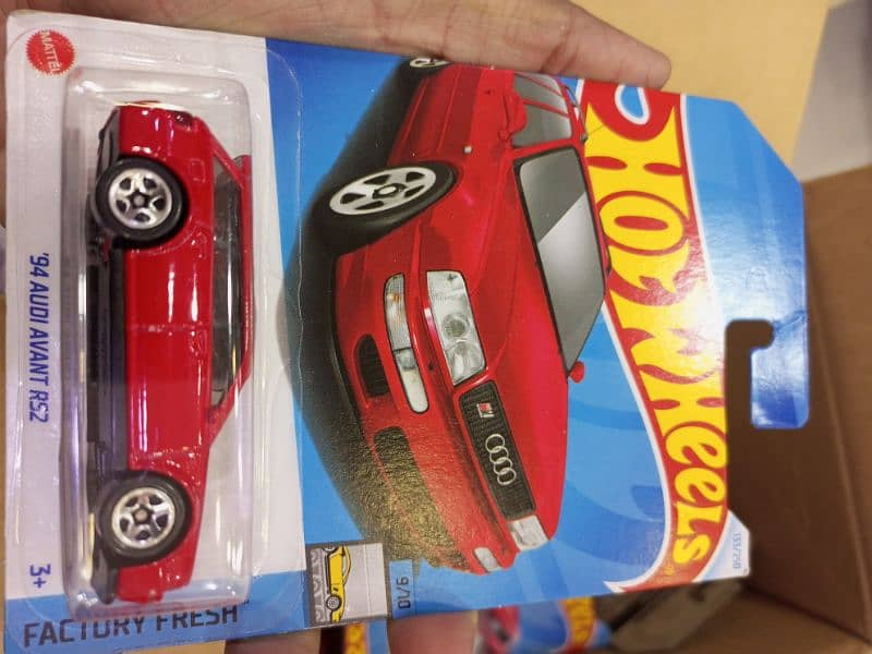 Hot Wheels Dinkes 13