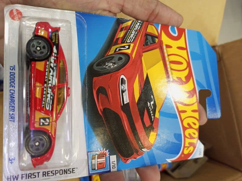 Hot Wheels Dinkes 16