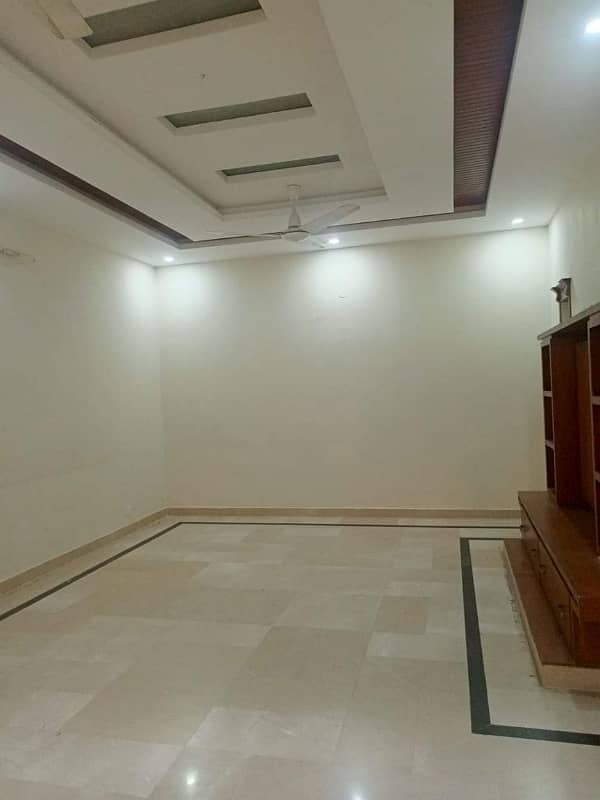 14 Marlas Upper Portion Available For Rent Near Market & Mosque G-13 1