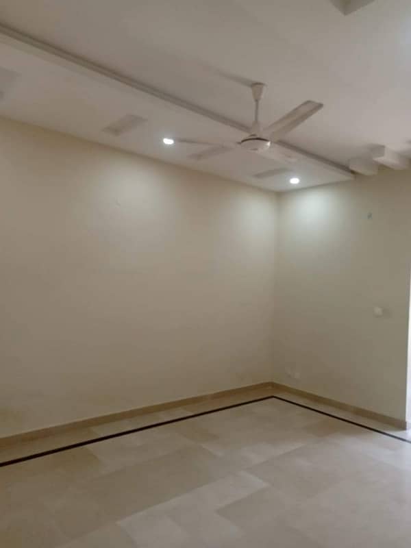 14 Marlas Upper Portion Available For Rent Near Market & Mosque G-13 2