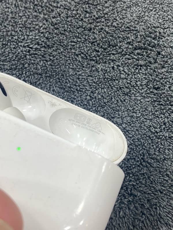 AirPods Pro (One ) 0