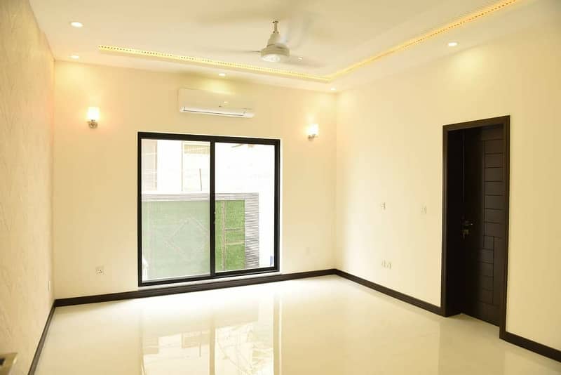 1 Kanal Slightly Used Unique Modern Design House For Sale in HBFC Society, Close to park near to DHA Phase 5 10