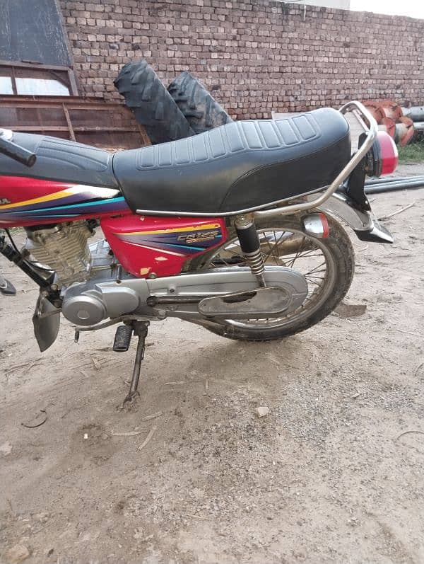 Honda 125 exchange possible 1