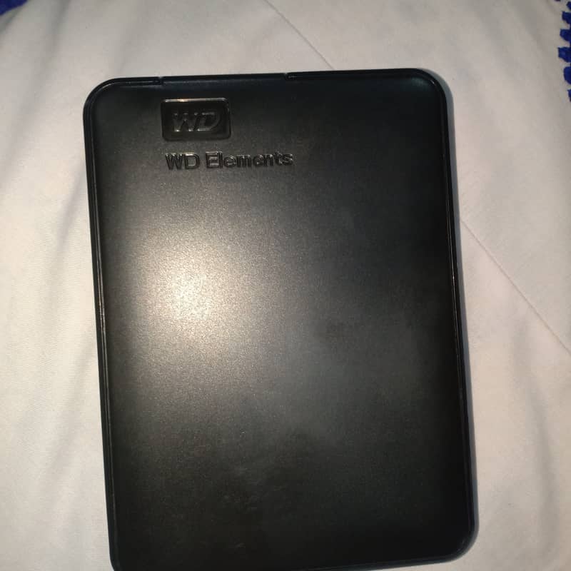 750 gb external hard drive just like a flash drive or usb 3.0[2500] fi 6