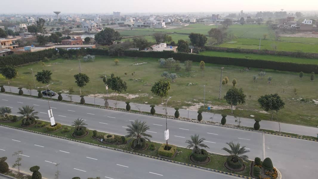 7 Marla plot sale on ground and possession available good location new Lahore city 3