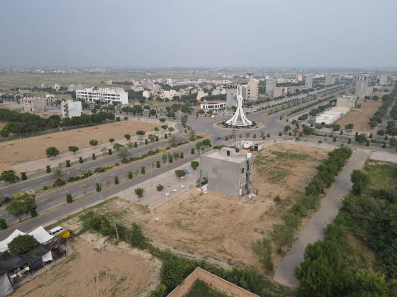 Mian Boulevard Ka Pass Monument Masjid Splendid View Of Entrance Splendid View Of Entrance Theme Park School College Etc Mahurat Exists B block 26