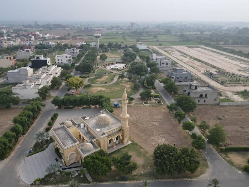 Mian Boulevard Ka Pass Monument Masjid Splendid View Of Entrance Splendid View Of Entrance Theme Park School College Etc Mahurat Exists B block 28