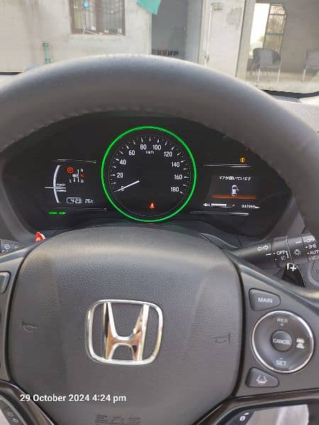 Honda Vezel 2018 11