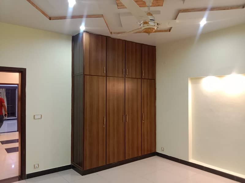 10 Marla Full House For Rent Available In CC Block Bahria Town Lahore Walking Distance From Mc' Donalds 2