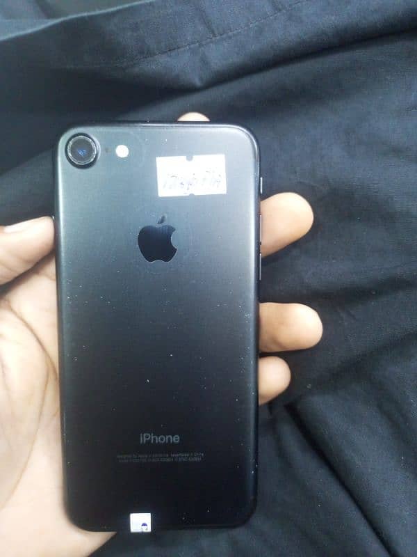 iPhone 7 128gb PTA approved BH 83 condition 10/8 5