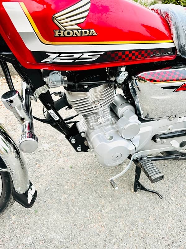 Honda 125 se 2025 1