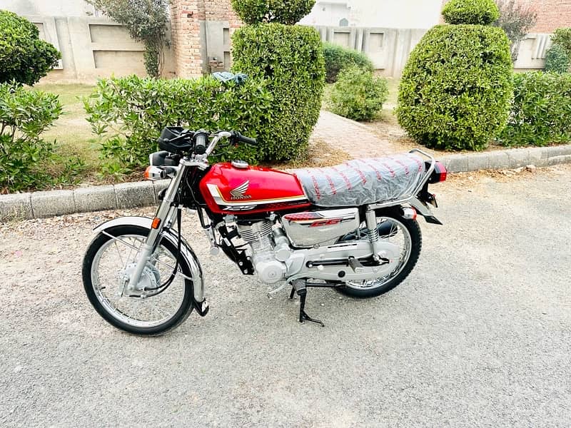 Honda 125 se 2025 4