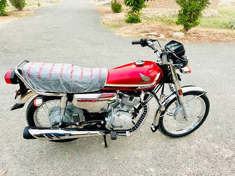 Honda 125 se 2025 7