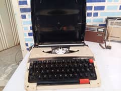 vintage typewriter Brother 0