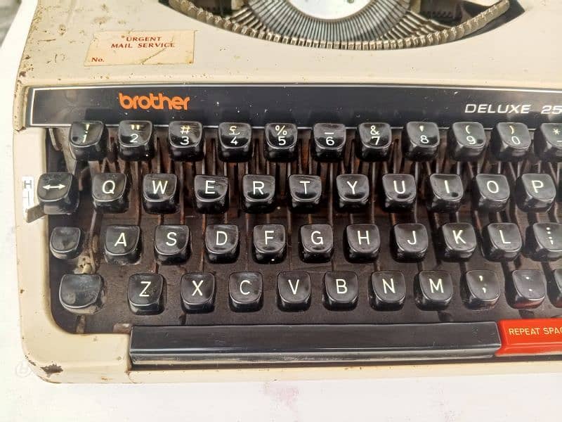 vintage typewriter Brother 3