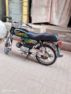 bilkul genuine hai hai koi jaldi nhi h sale ki lkin bike buht pyeri h