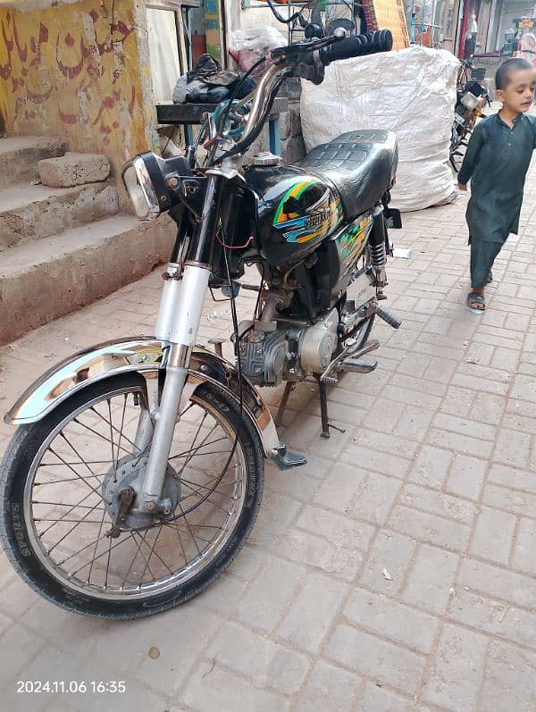 bilkul genuine hai hai koi jaldi nhi h sale ki lkin bike buht pyeri h 3