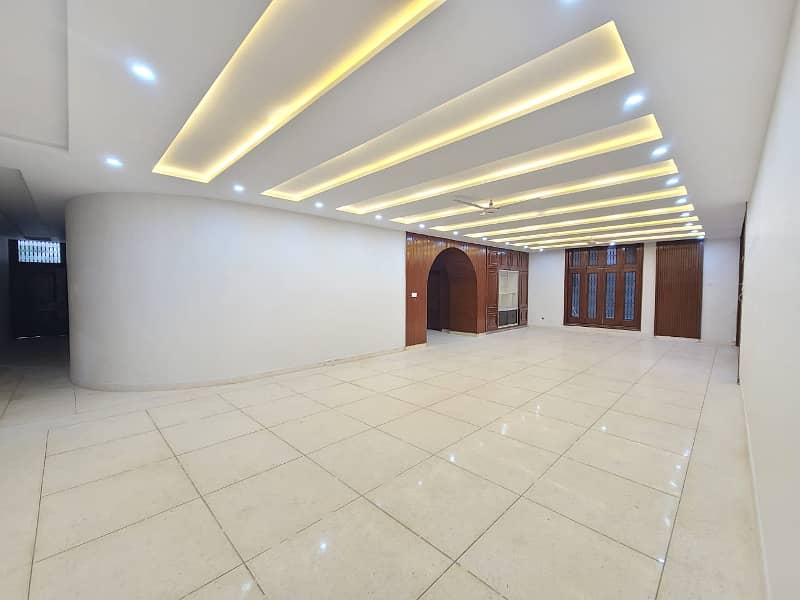 3 Kanal Building For Rent Civiline Near Iqbal Stadium Faisalabad. 19